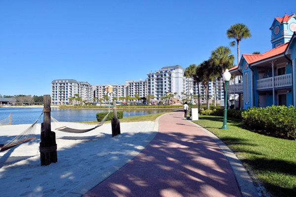 Picture showing the walkway from the Caribbean Beach to the Riviera Resort at Disney World.