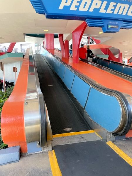 PeopleMover Moving Walkways Showing Up And Down